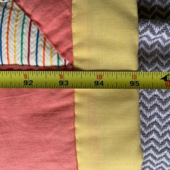 Full size handmade yellow backing cross quilt - Picture 10 of 10